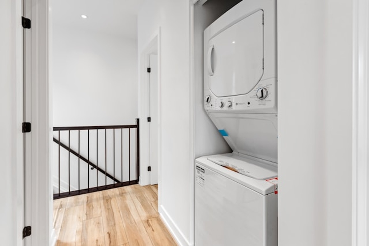 The Advantages of Stackable Washer & Dryer Sets