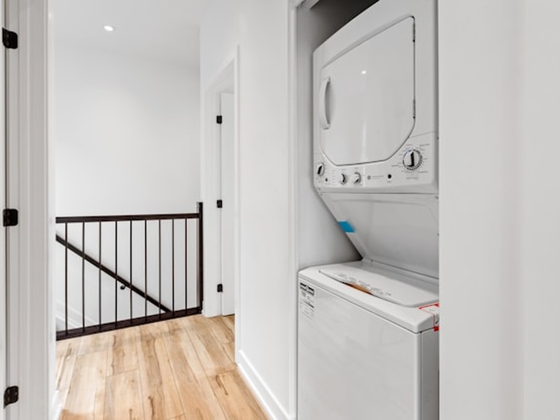 The Advantages of Stackable Washer & Dryer Sets