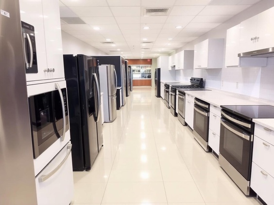 Max's Service showroom